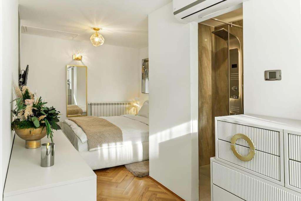 Casa De Povesti - Calea Victoriei Apartment Bucharest